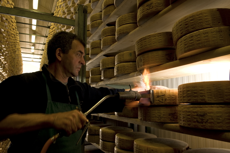 Formaggio Asiago DOP Prodotto della montagna